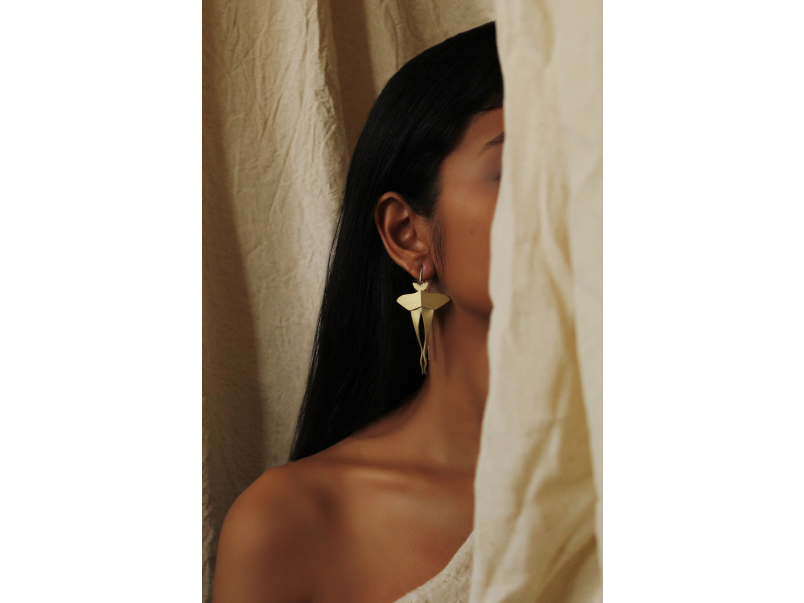 lunamoth | earrings_plain